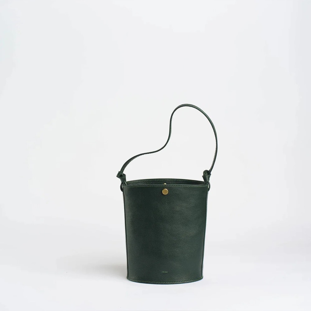 LINDQUIST Small Hilma Bucket Bag in Pine
